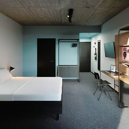 Hotel The Social Hub 4*