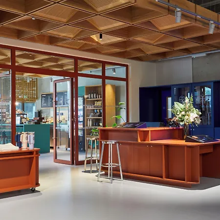 The Social Hub Отель 4*