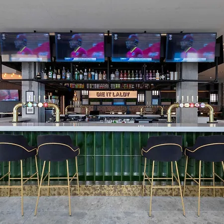 Sandman Signature فندق