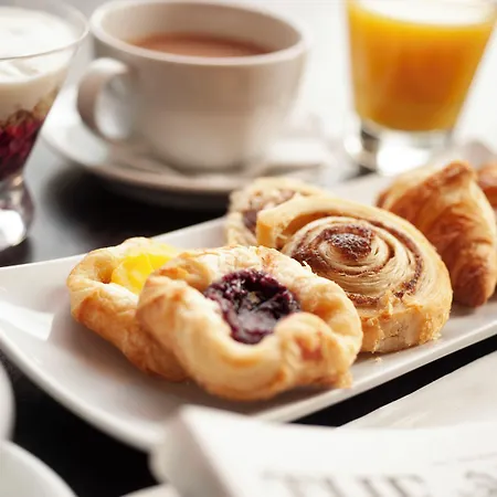 Hotel Sandman Signature 4*