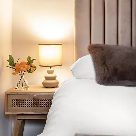 Cosy 3 Bed Flat In Kings Park *