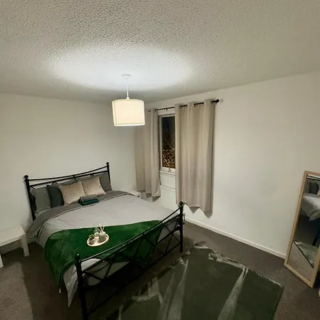 Tartan Nest- Entire House- Sleeps 8 Guests 아파트 글라스고