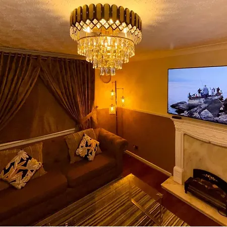 2 Bedroom - Sleeps 4 Free Parking Wifi * غلاسغو