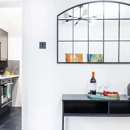 Cosy 3 Bed Flat In Kings Park *