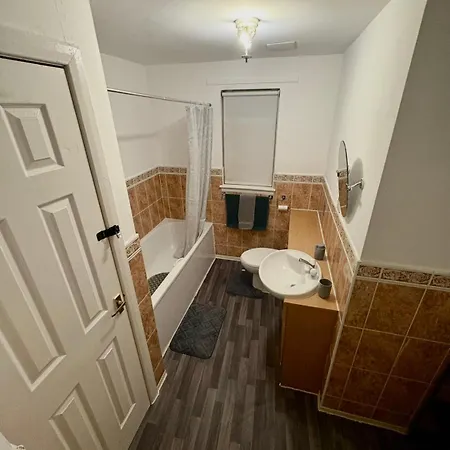 Tartan Nest- Entire House- Sleeps 8 Guests