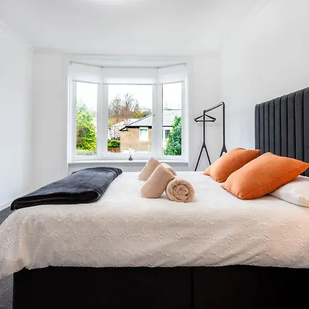 Cosy 3 Bed Flat In Kings Park アパート