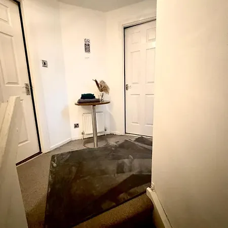 Tartan Nest- Entire House- Sleeps 8 Guests 아파트 *