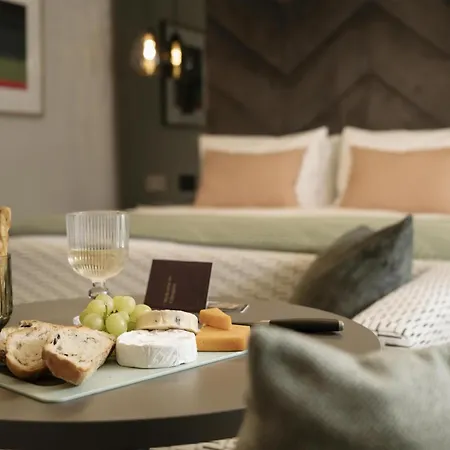 The Wellington By Adina 4*