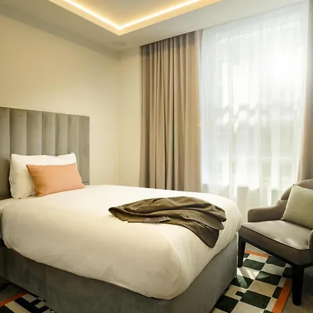 Hotel The Wellington By Adina