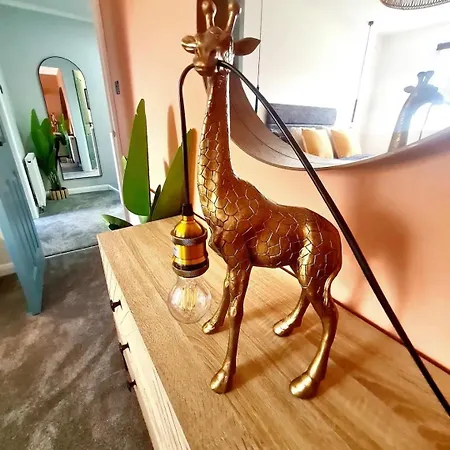 Urban 4br House - Central-free Parking-no Party *