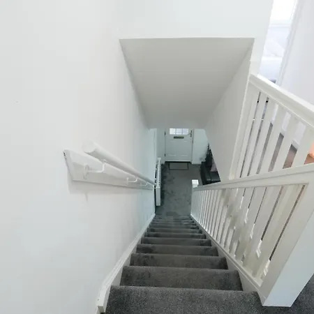 Modern 2 Bedroom Platinum Pad Apartament *