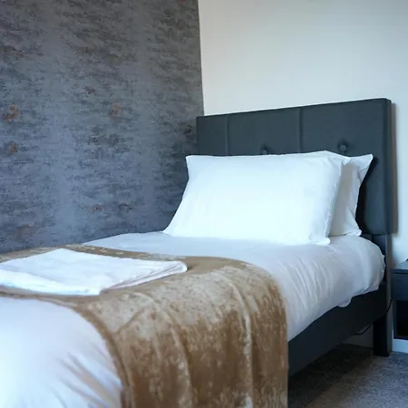 2 Bdr House At Caledonia Luxe Short Lets & Serviced Glasgow