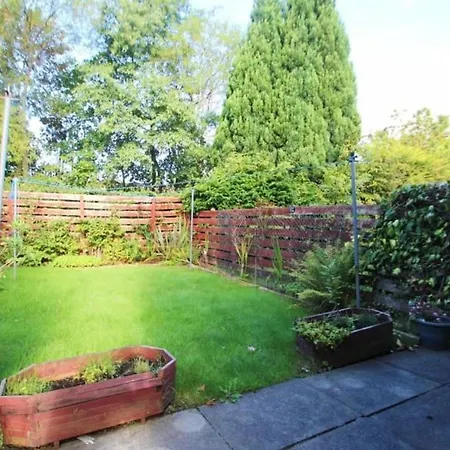 Modern 2 Bedroom Platinum Pad * Glasgow