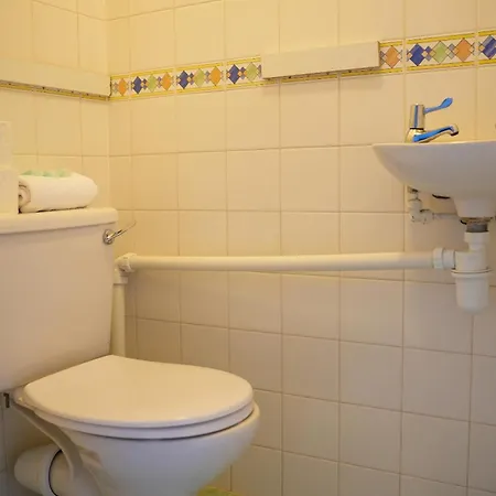 2 Bdr House At Caledonia Luxe Short Lets & Serviced *