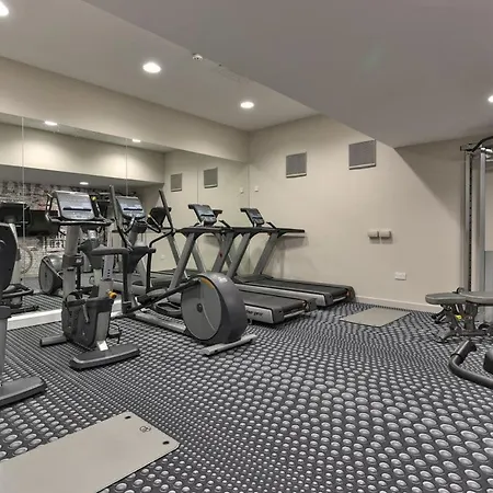 For Students Only - Willowbank In * Глазго