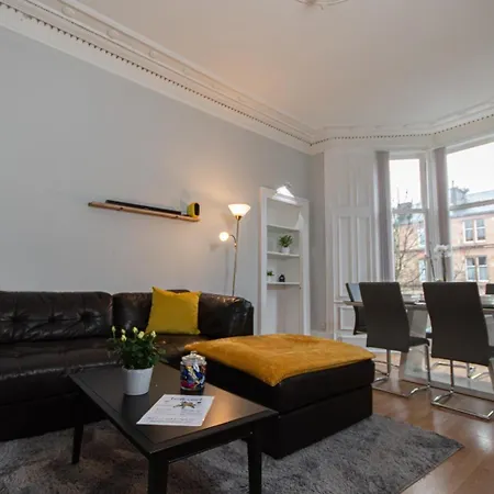 Free Pool Table Cinema Tabletennis Airhockey 格拉斯哥