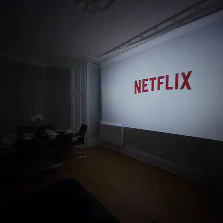 Free Pool Table Cinema Tabletennis Airhockey * 格拉斯哥