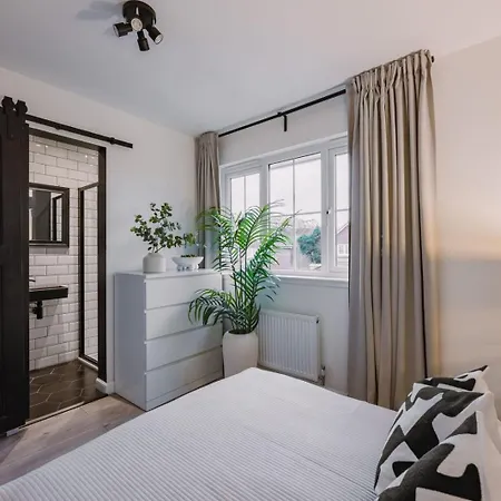 Comfysleep Aparthouse Ferienhaus *