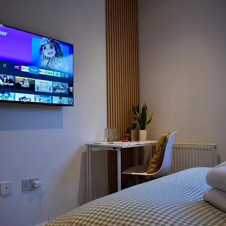 Private And Bathroom In Shared Flat With Parking Glasgow