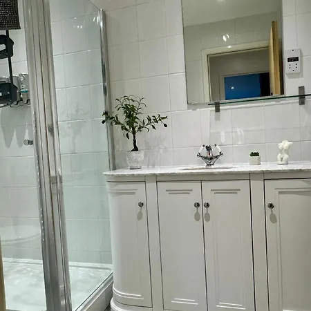 Lägenhet Glas Go Executive 2-bedroom Near Ovo Hydro Free Parking *