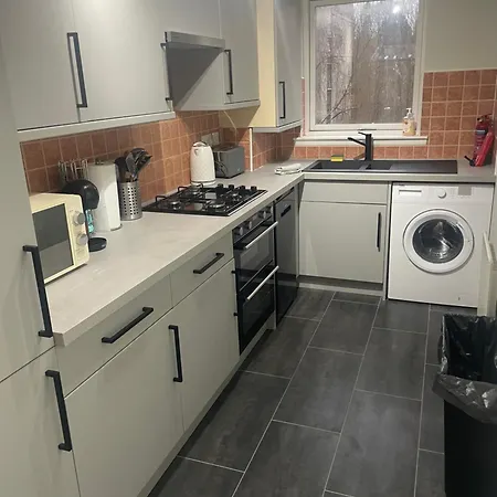 شقة In Heart Of West End- Parking Space- Spacious- Near And Kelvingrove Art Gallery *