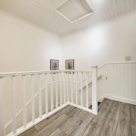 3br Flat Near Maryhill Park And West End With Parking * Glasgow