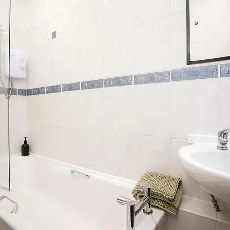 Group 3br Close To Hydro And Secc With Parking 公寓 *