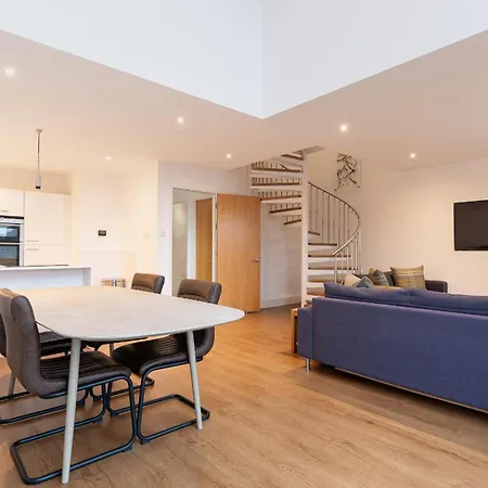 Centre With Free Secure Underground Parking