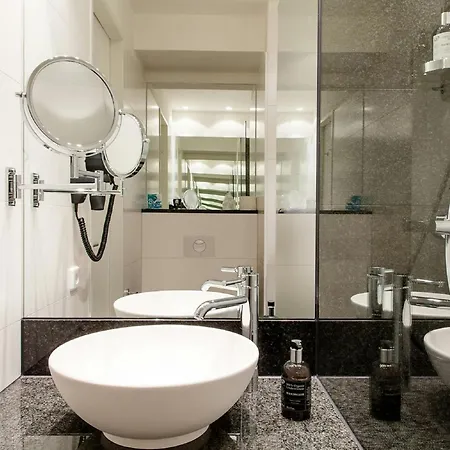Hotel One 3*