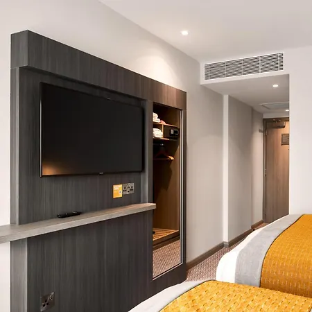 Maldron Hotel 4*