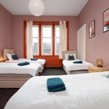 Lägenhet Family And Group 2br By Park Sleeps 7