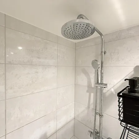 2-bed Flat In East End