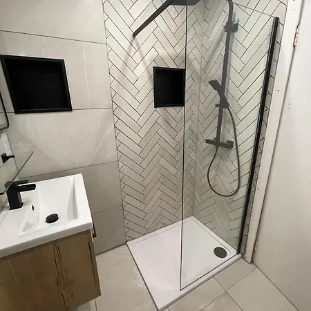 Daire 2 Bed Flat - Sleeps 4 - Parking - Wifi Glasgow