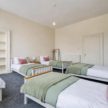 Apartamento Group 4br Sleeps 11 Spacious With Parking Glasgow