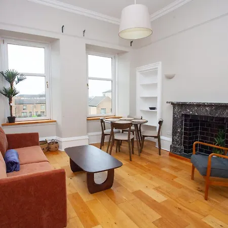 Stylish Southside 2 Bedroom Flat With Free Parking Apartman