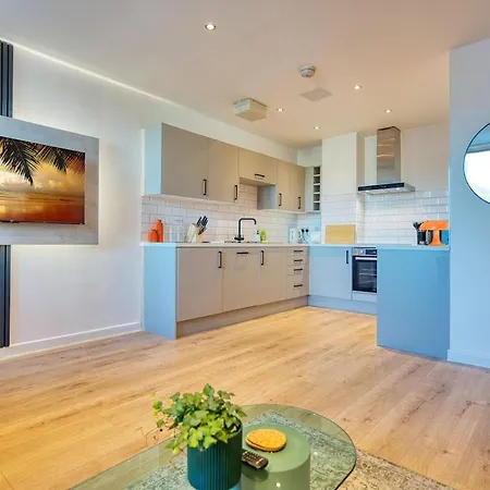 Modern Luxe In Centre