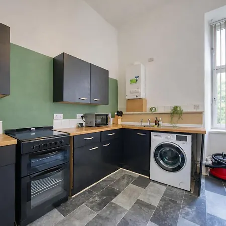 Group 4br Sleeps 11 Spacious With Parking דירה