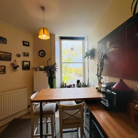 דירה Heart Of West End Apartment,