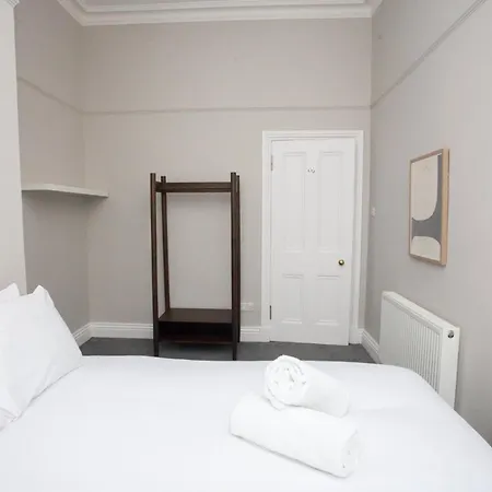 Stylish Southside 2 Bedroom Flat With Free Parking Lägenhet