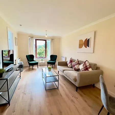 Garden-view 2br - Free Parking & Wifi Appartamento *