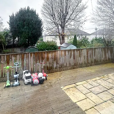 公寓 Quite And New House, Commore Drive *