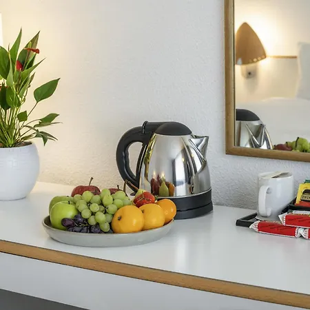 מלון Novotel Centre 4*