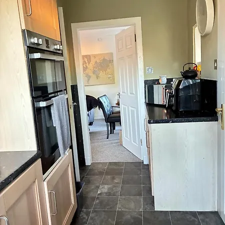 2 Bedroom Fully Furnished Διαμέρισμα