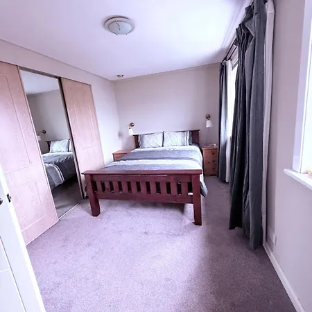 Nyaraló 3 Bedroom House Newlands Glasgow