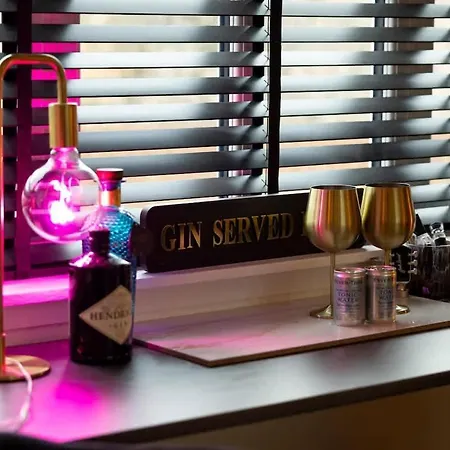 Beautiful 4 Bed Sandstone Hébergement de vacances Glasgow