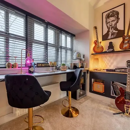 Beautiful 4 Bed Sandstone Hébergement de vacances Glasgow