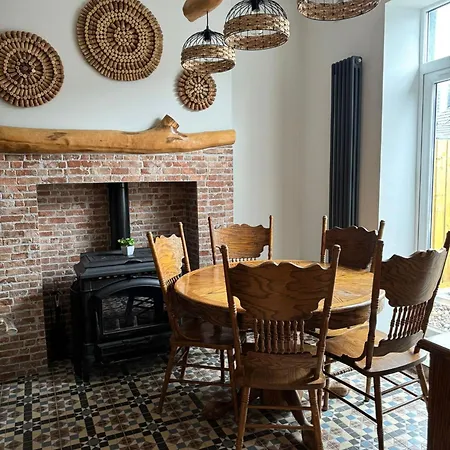Charming 3-bedroom House Semesterbostad Glasgow