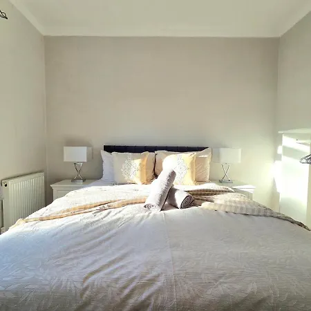 Bright And Cozy 3br Near Hampden Park Hébergement de vacances *