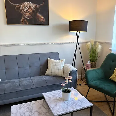 Modern In West End, Free Parking Apartamento