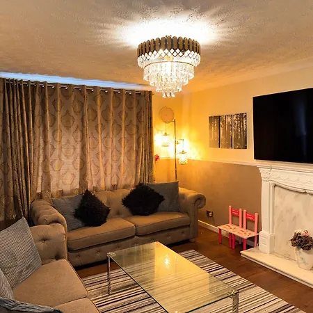 Likewise Modern Two Bedrooms For 4 In Area * Glasgow